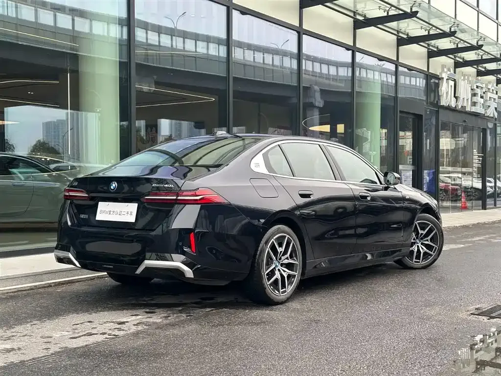 BMW i5 — фото 10