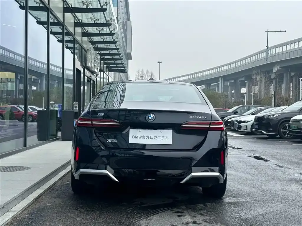 BMW i5 — фото 9