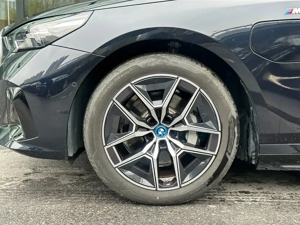 BMW i5 — фото 3