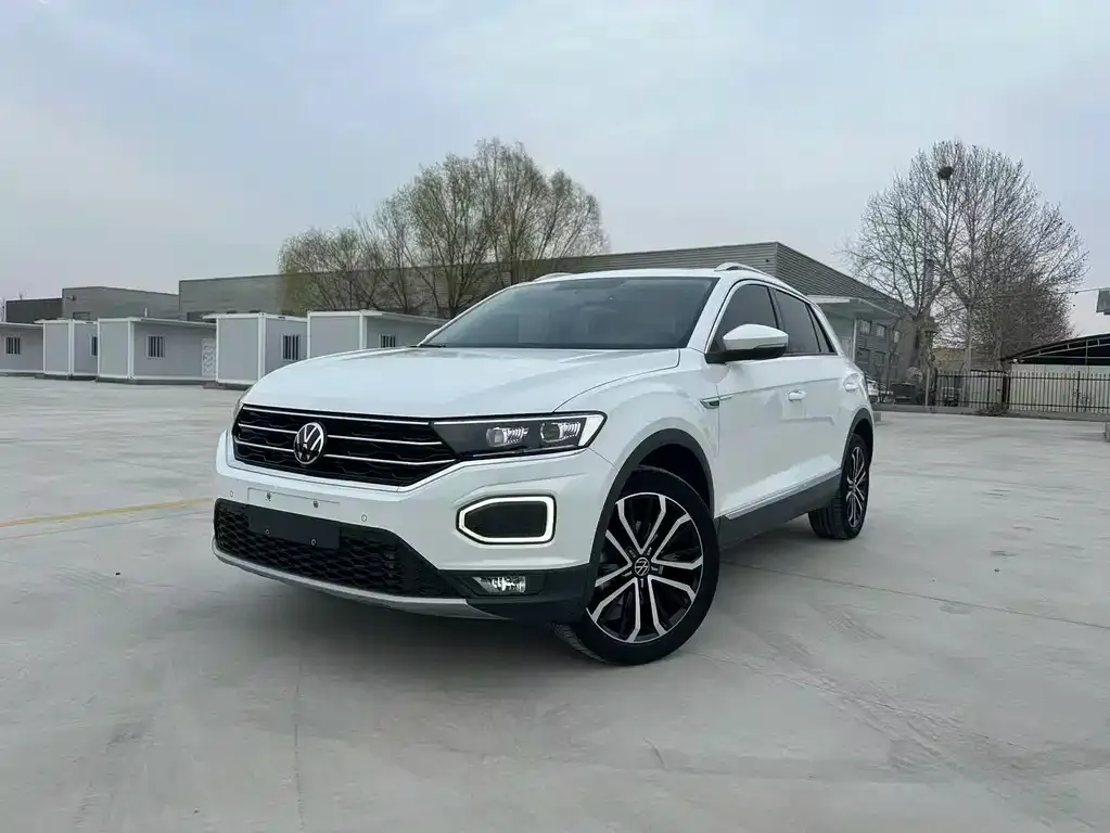Volkswagen T-Roc — фото 1