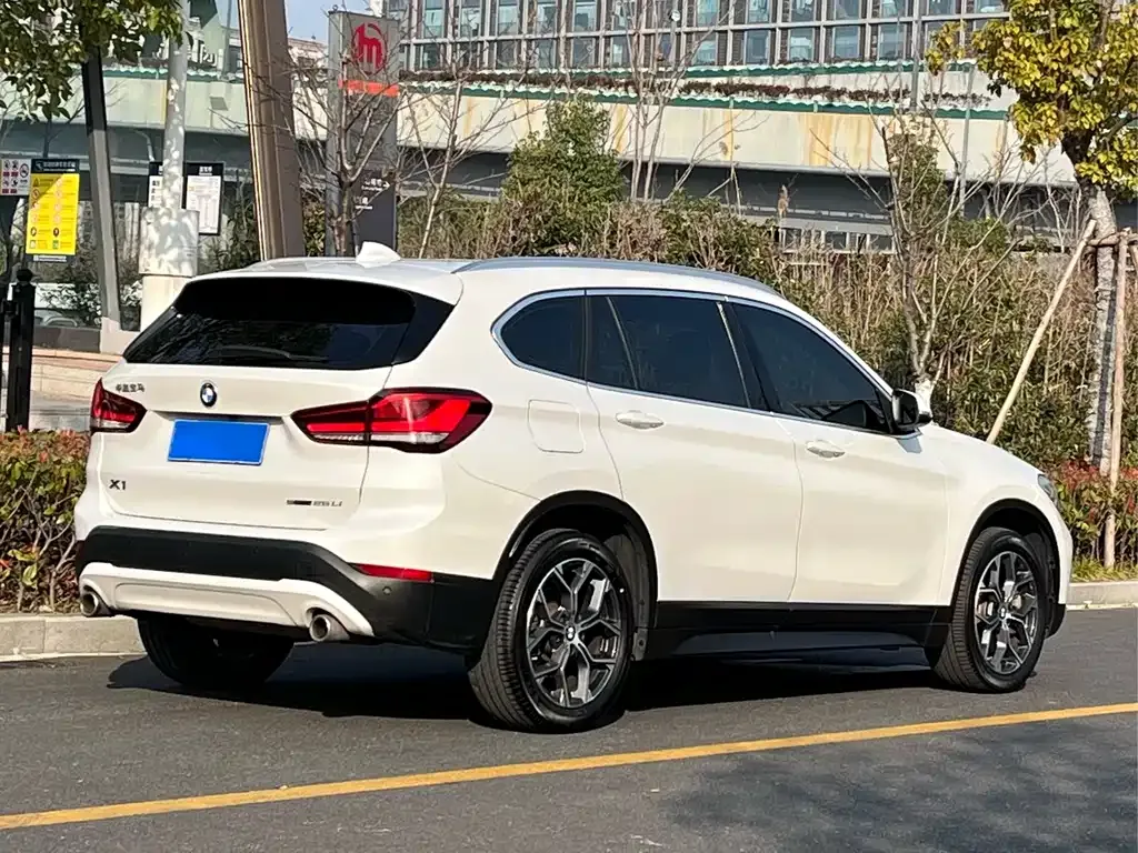 BMW X1 — фото 6