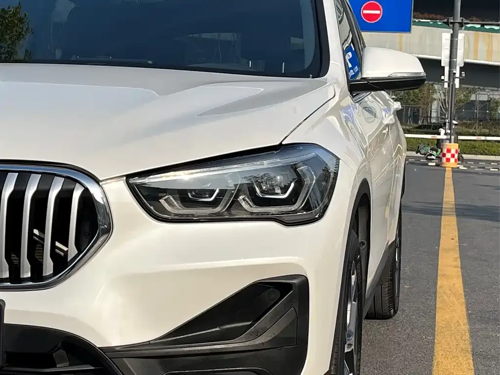 BMW X1 — фото 10