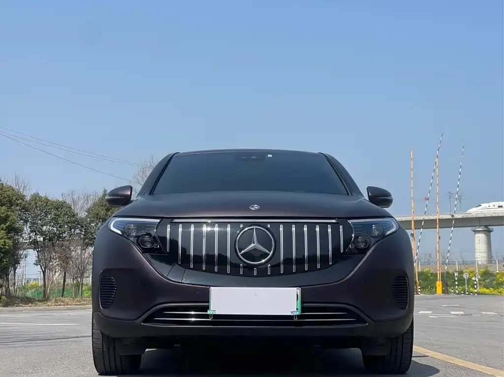 Mercedes-Benz EQC — фото 4
