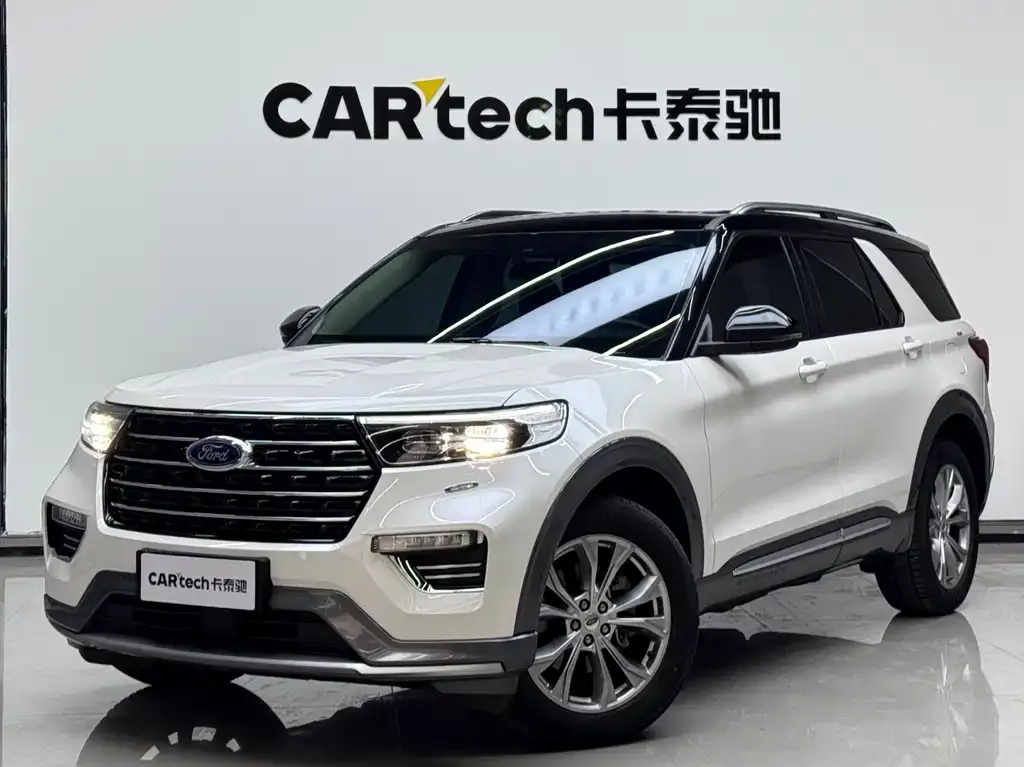 Ford Explorer — фото 1