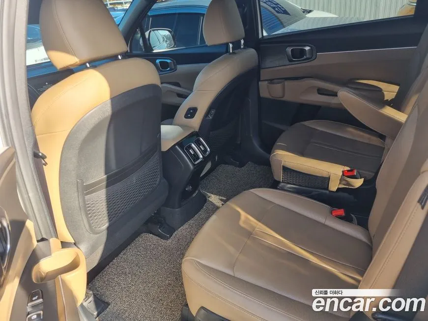 Kia Sorento — фото 10