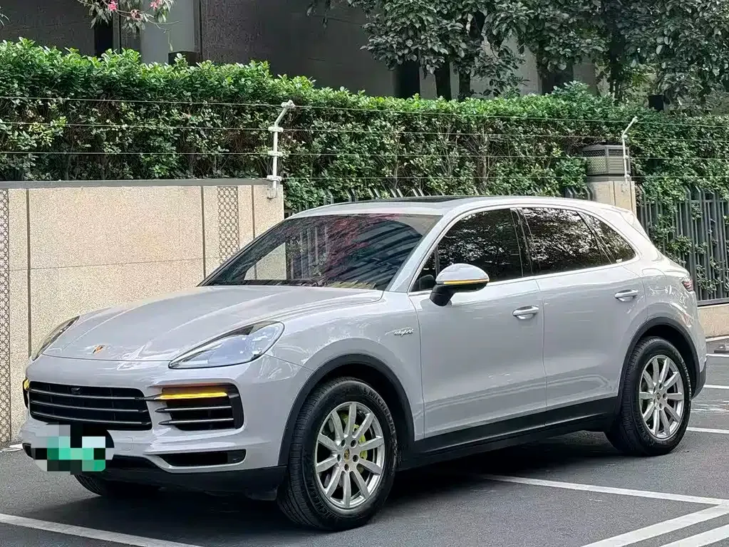 Porsche Cayenne Hybrid — фото 1
