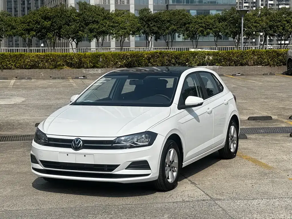 Volkswagen Polo — фото 1