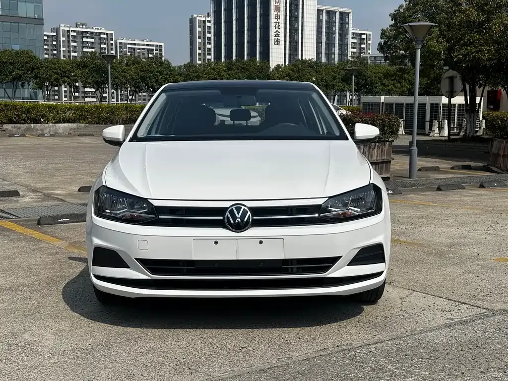 Volkswagen Polo — фото 5