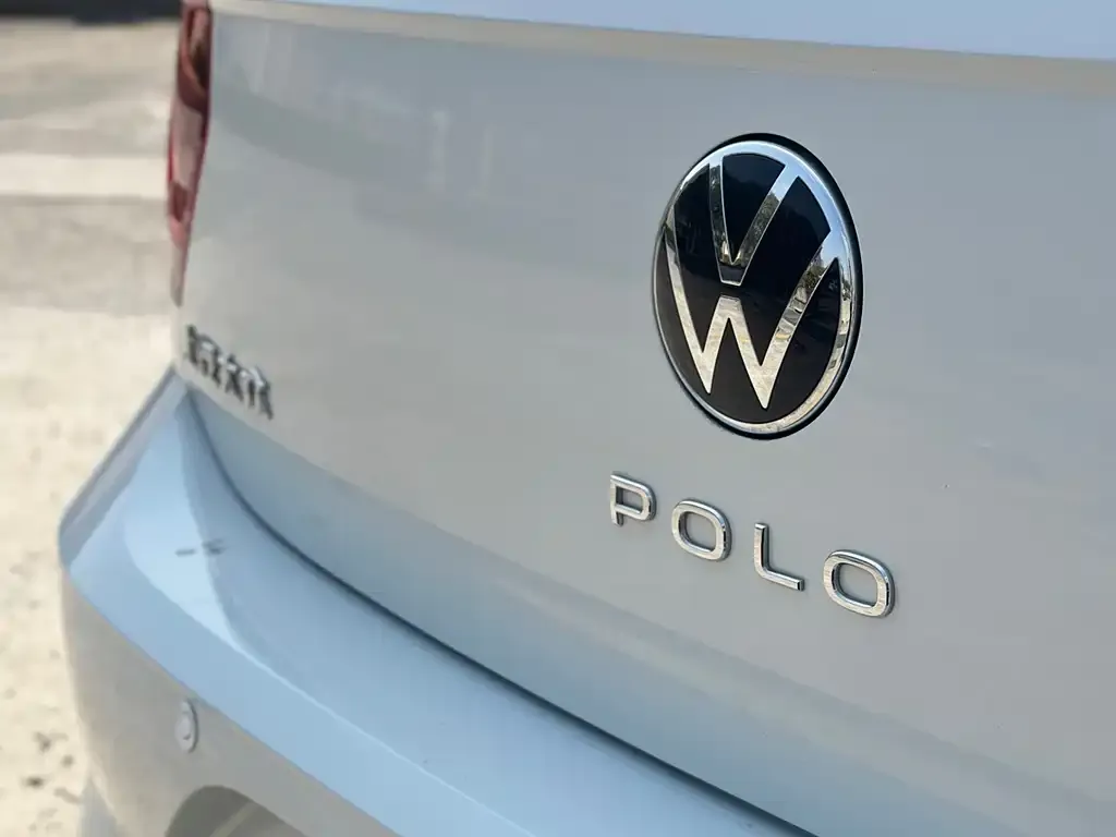 Volkswagen Polo — фото 6