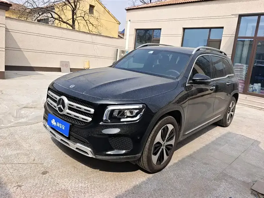 Mercedes-Benz GLB — фото 1