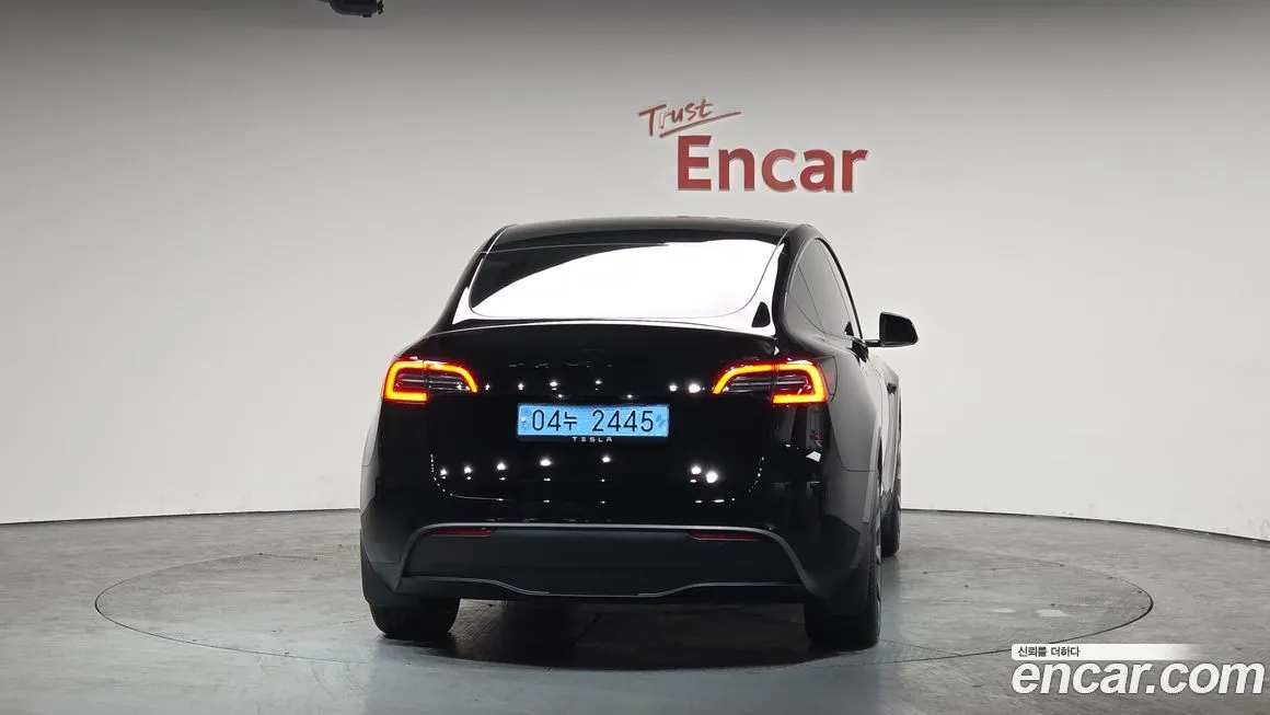 Tesla Model Y — фото 2