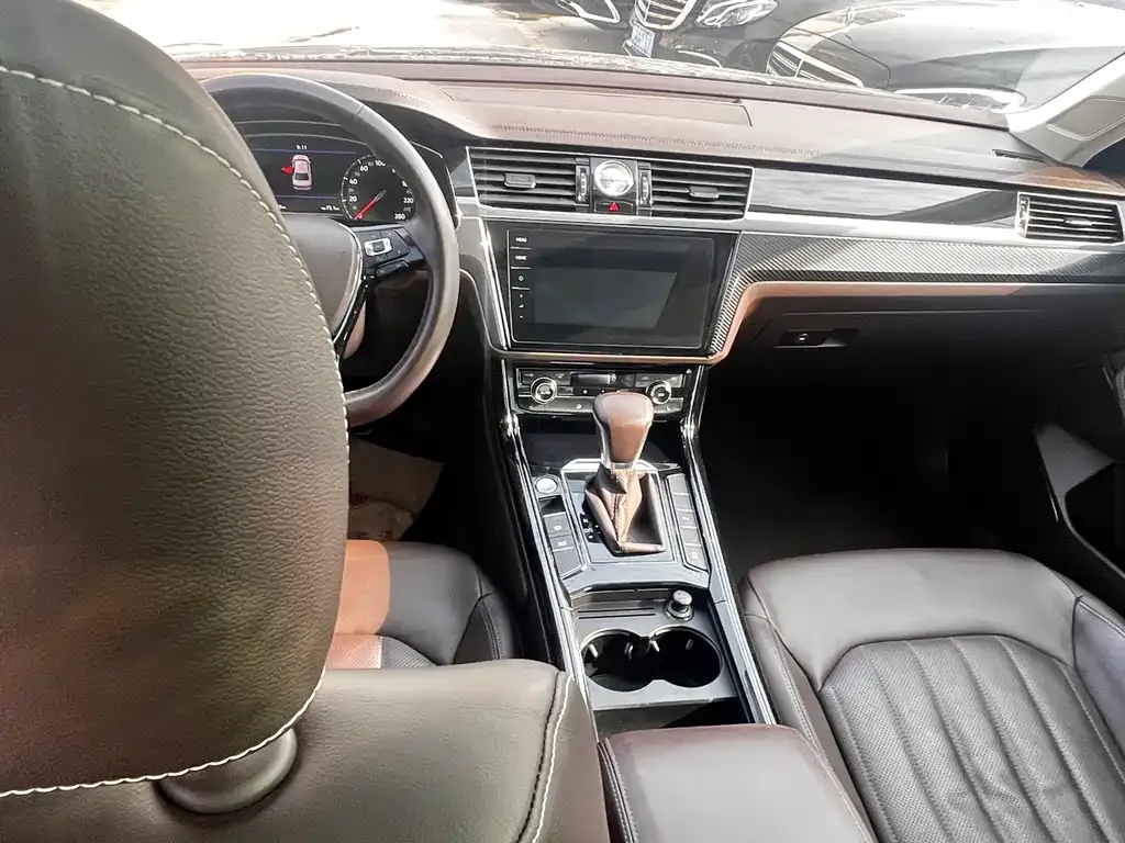Volkswagen Phideon — фото 5
