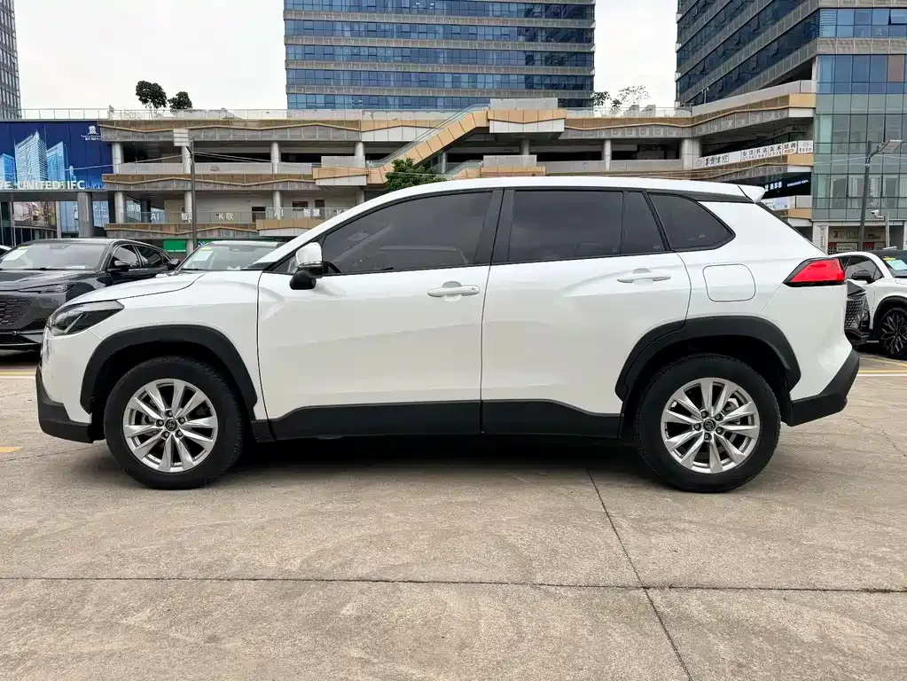 Toyota Corolla Cross — фото 4