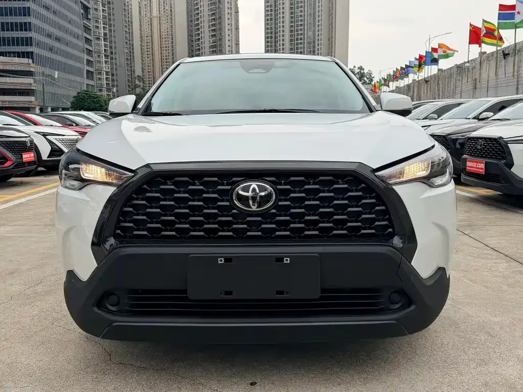 Toyota Corolla Cross — фото 10