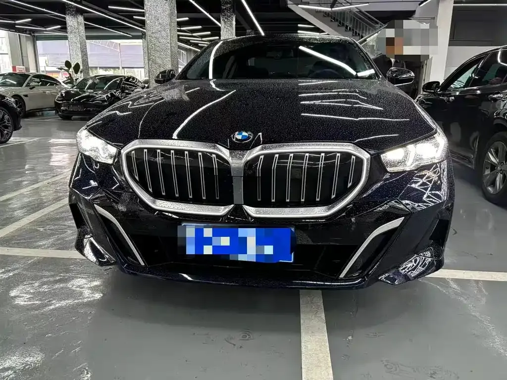 BMW 5 Series — фото 10