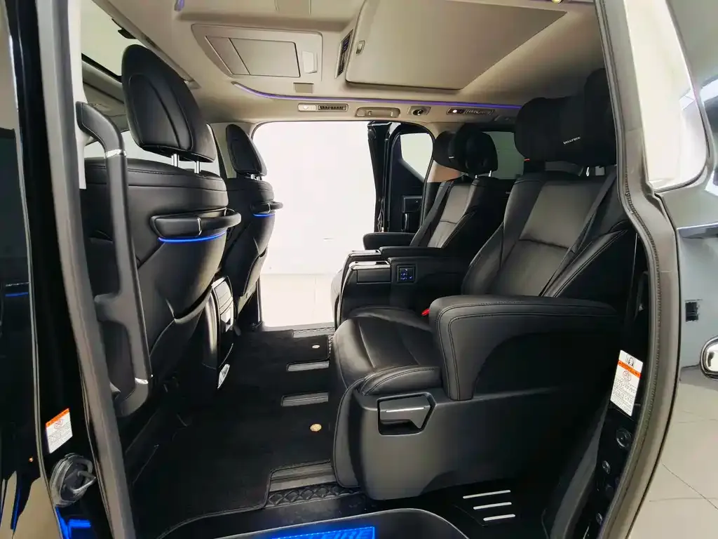 Toyota Vellfire — фото 5