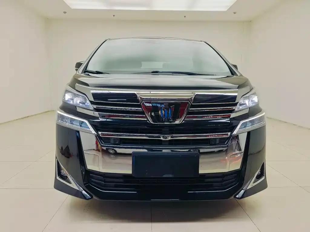 Toyota Vellfire — фото 4