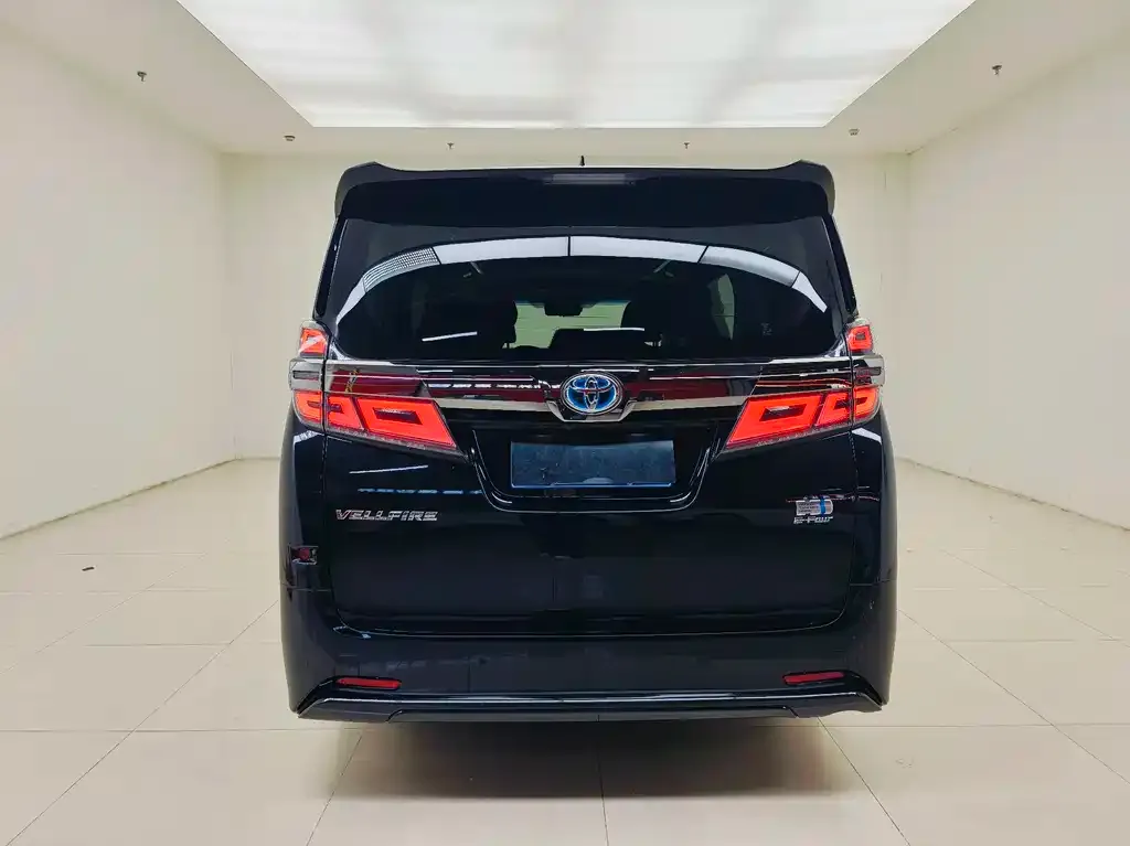 Toyota Vellfire — фото 3