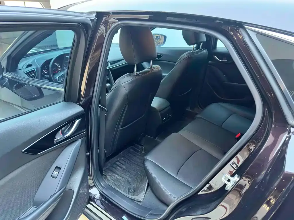 Mazda CX-4 — фото 8