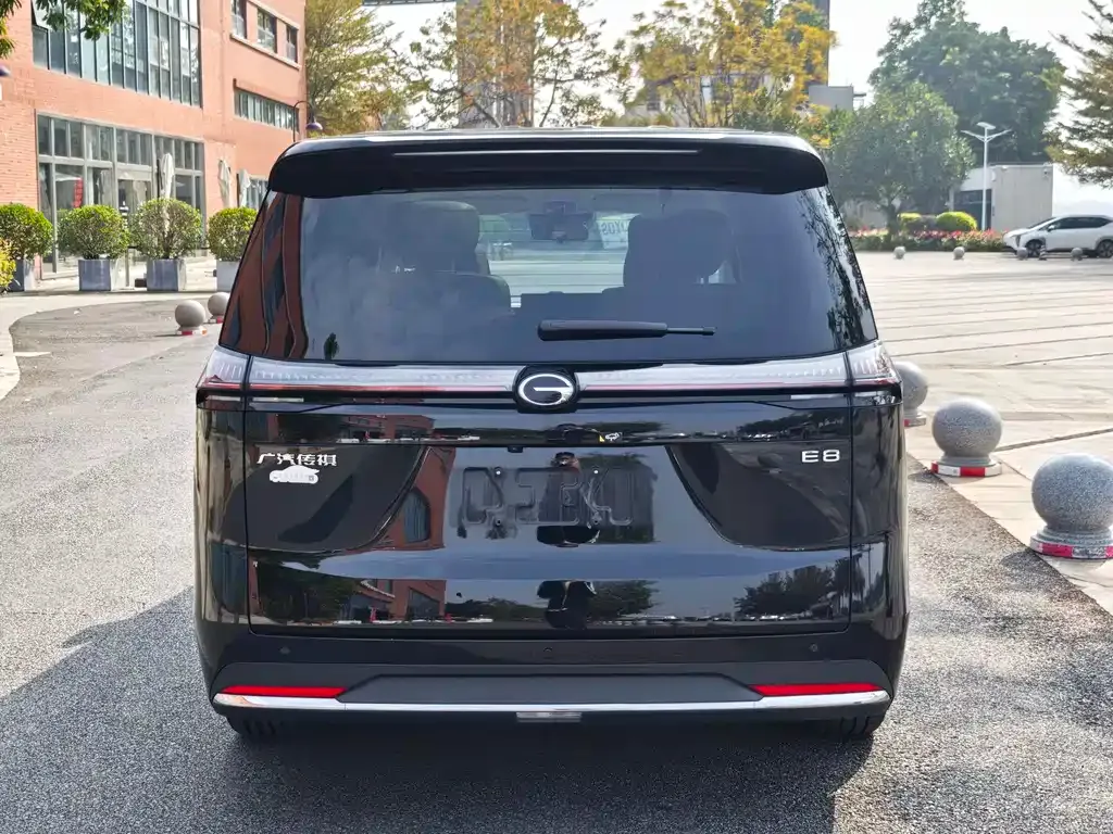 GAC Motor E8 Hybrid — фото 8