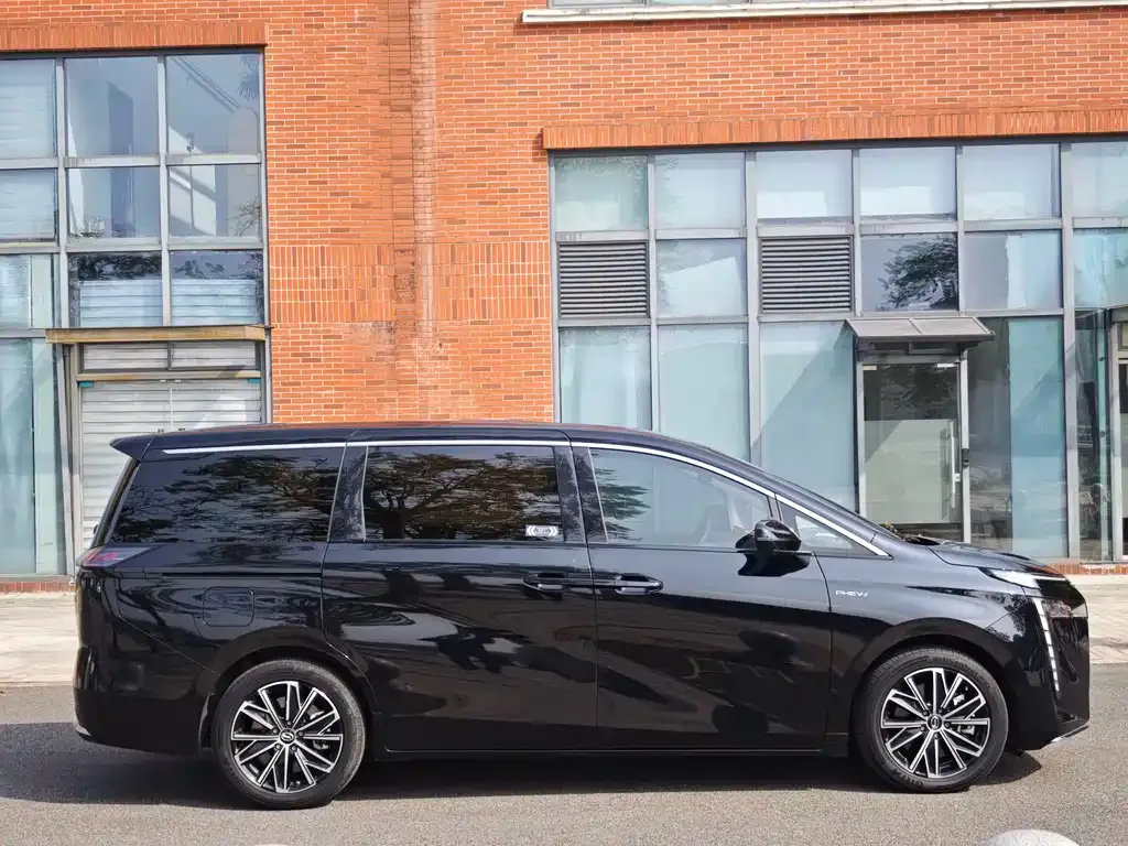 GAC Motor E8 Hybrid — фото 3