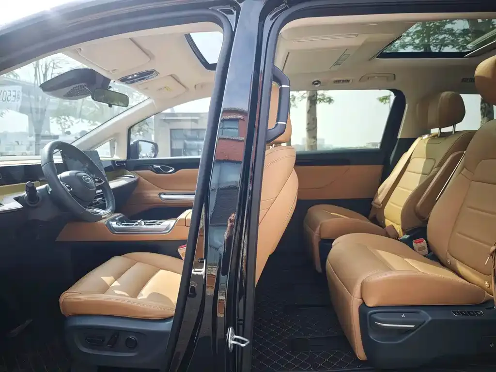 GAC Motor E8 Hybrid — фото 4