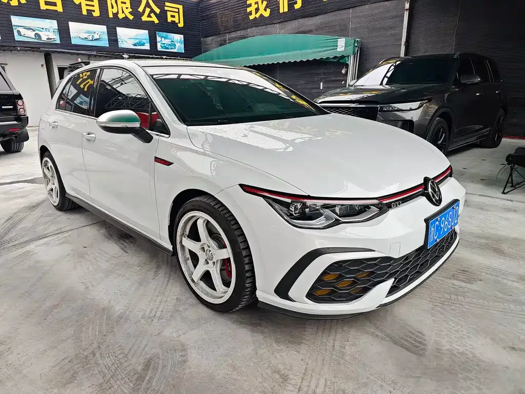 Volkswagen Golf GTI — фото 9