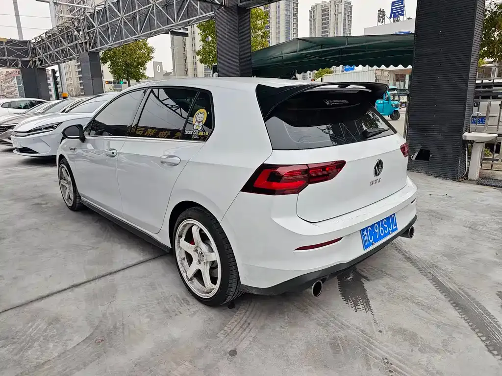 Volkswagen Golf GTI — фото 6