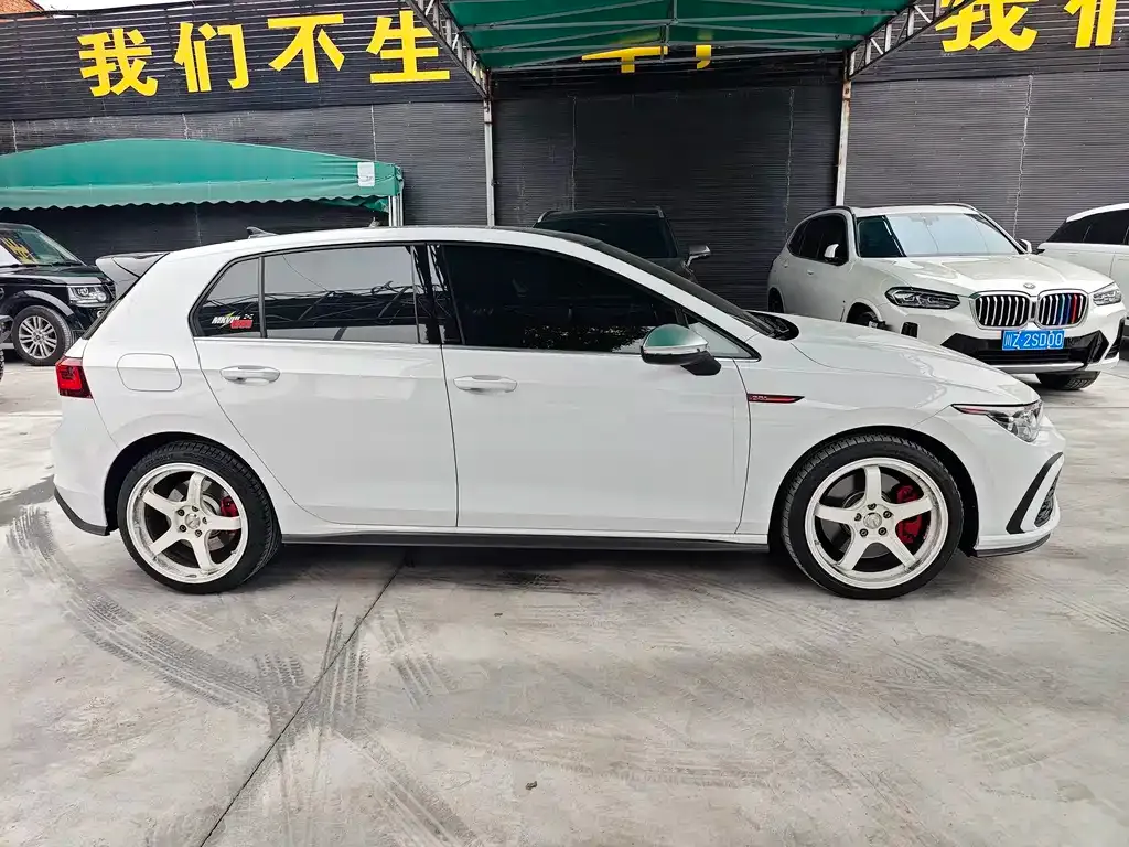Volkswagen Golf GTI — фото 7