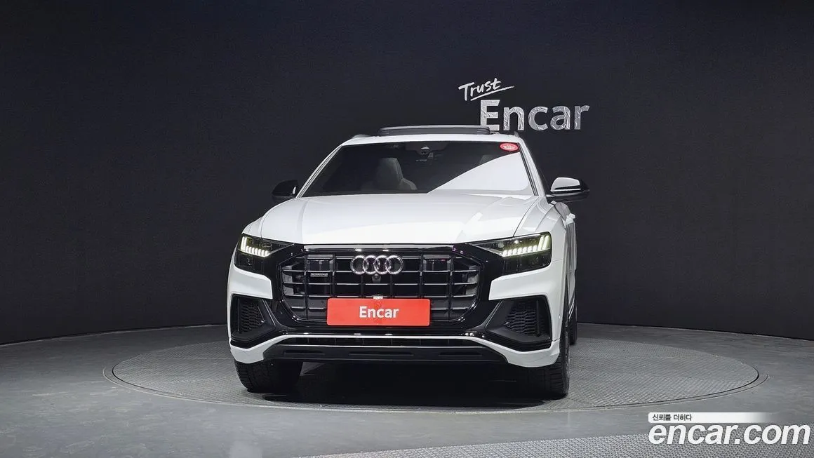 Audi Q8 — фото 7
