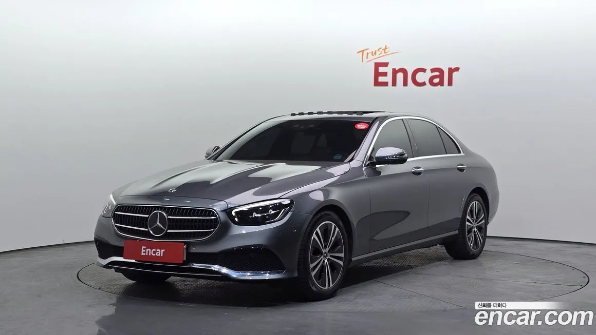 Mercedes-Benz E-Class — фото 1