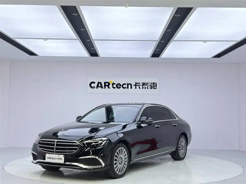 Mercedes-Benz E-Class — фото 1
