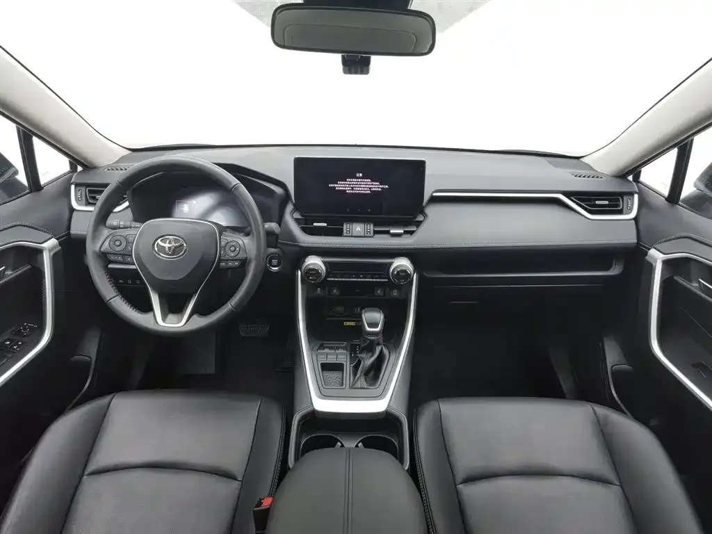 Toyota RAV4 — фото 3