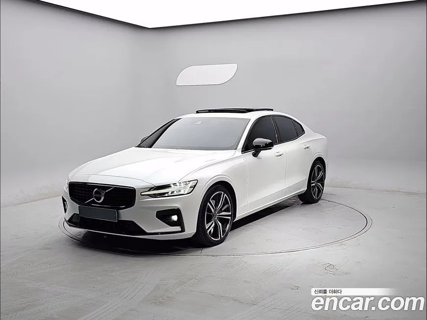 Volvo S60 — фото 1