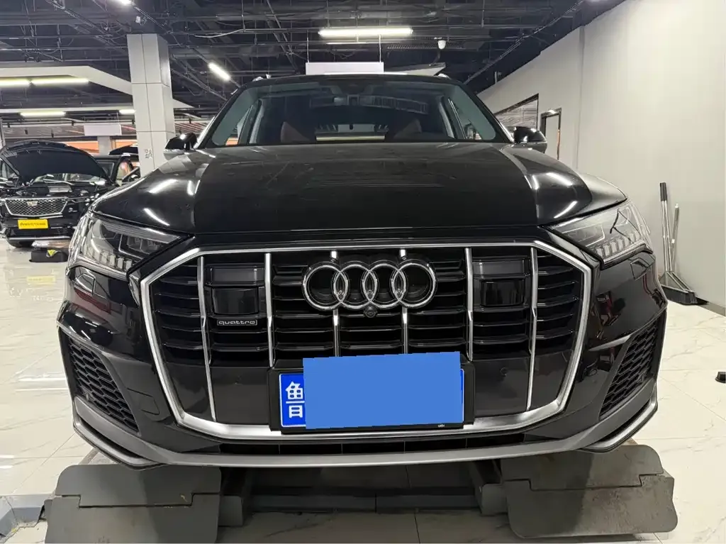 Audi Q7 — фото 10