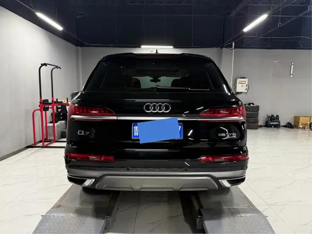 Audi Q7 — фото 3
