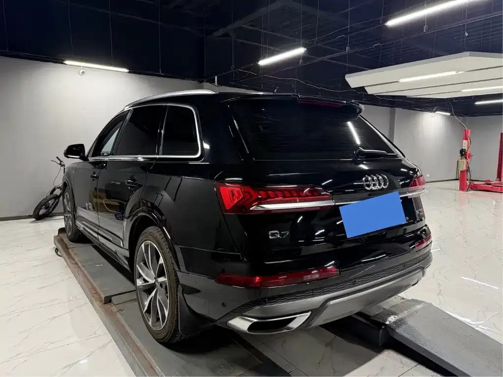 Audi Q7 — фото 5