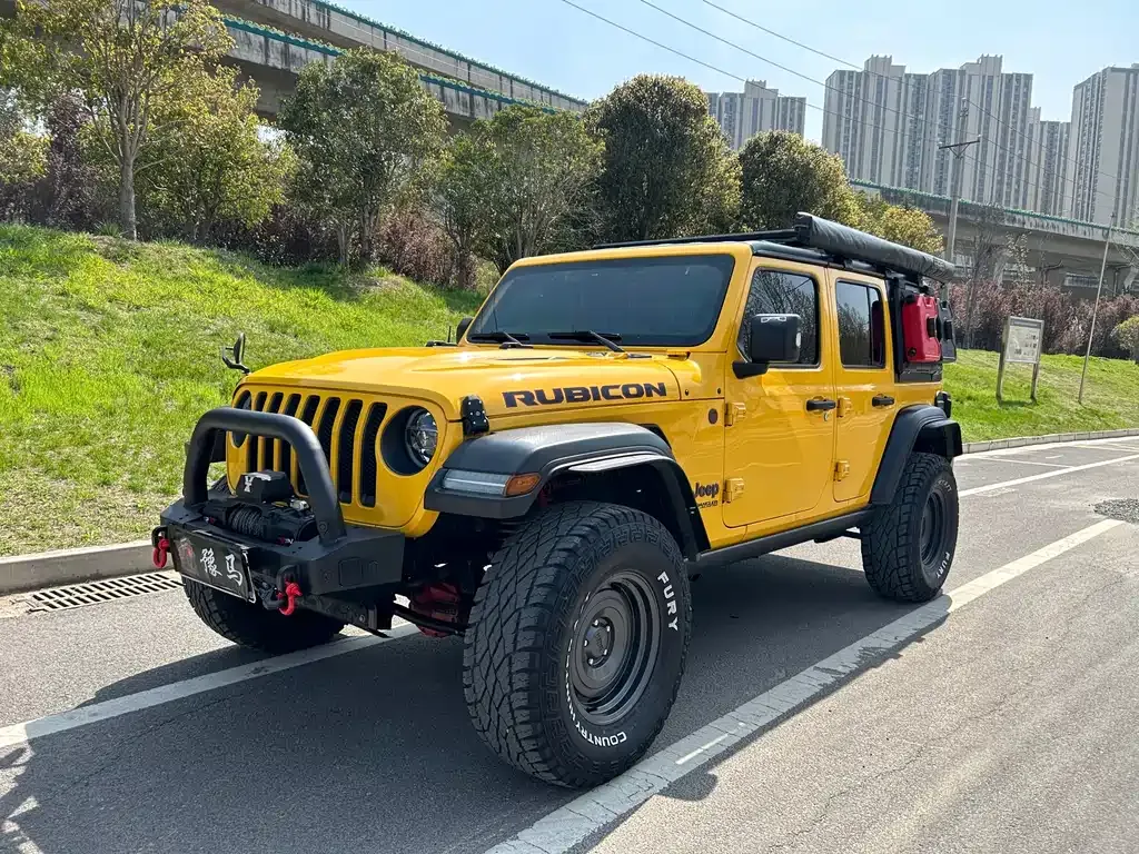 Jeep Wrangler — фото 1