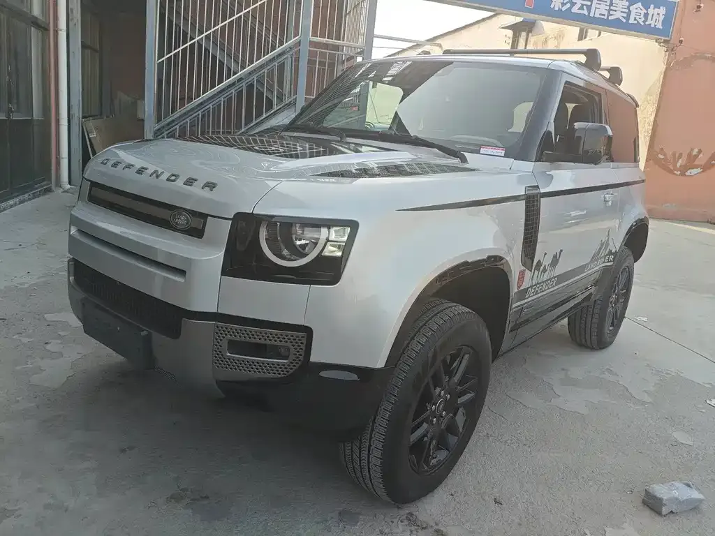 Land Rover Defender — фото 1