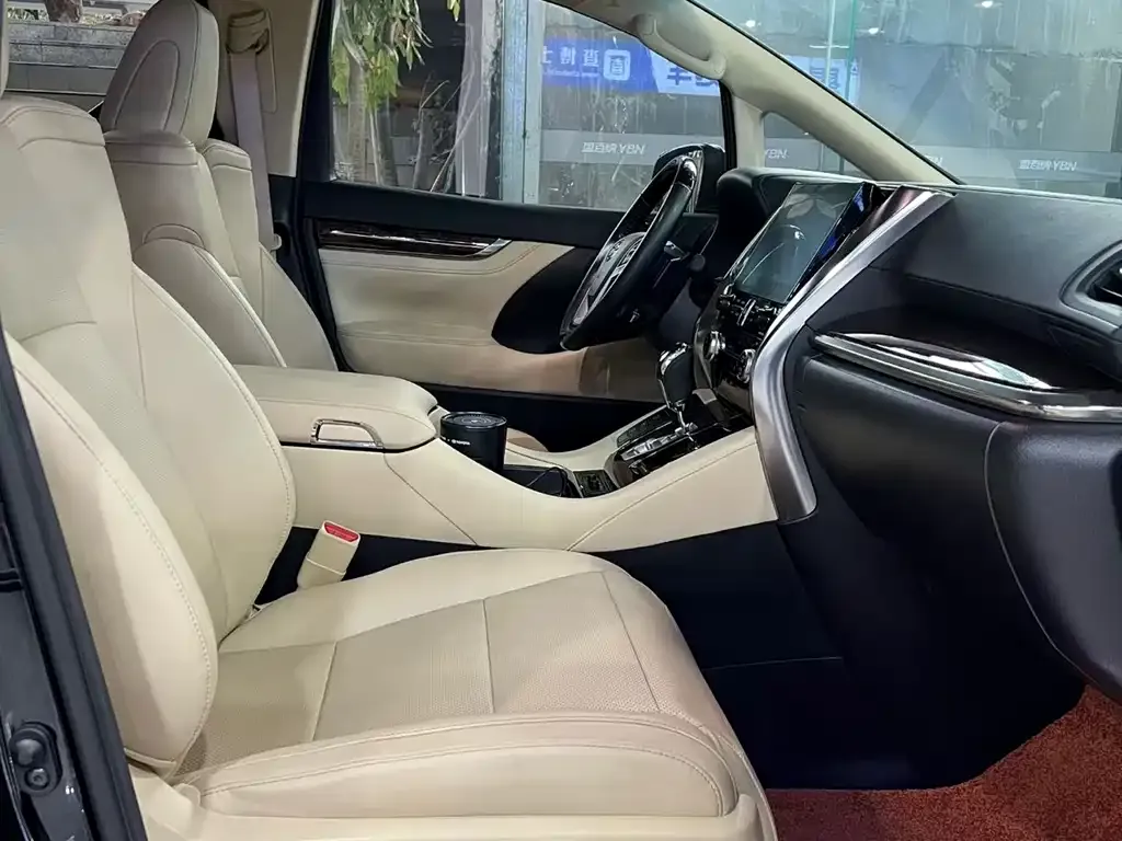 Toyota Alphard — фото 6