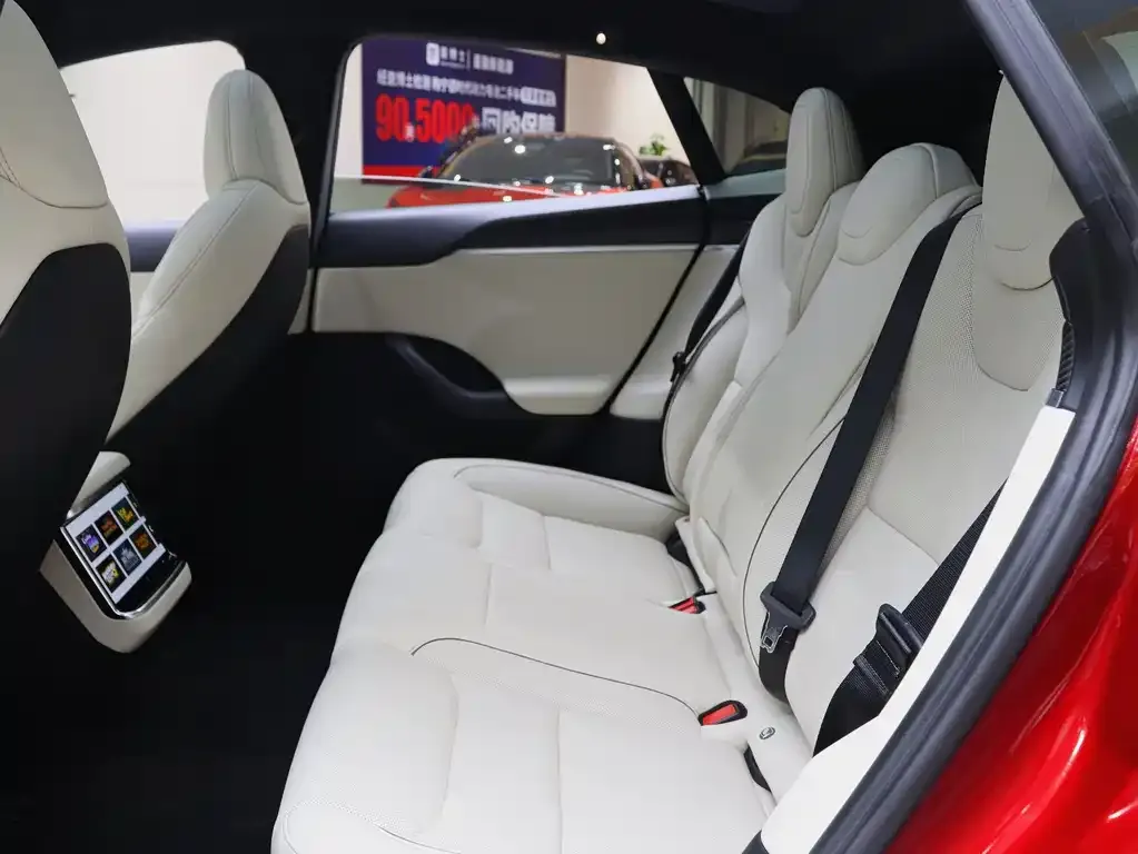Tesla Model S — фото 2
