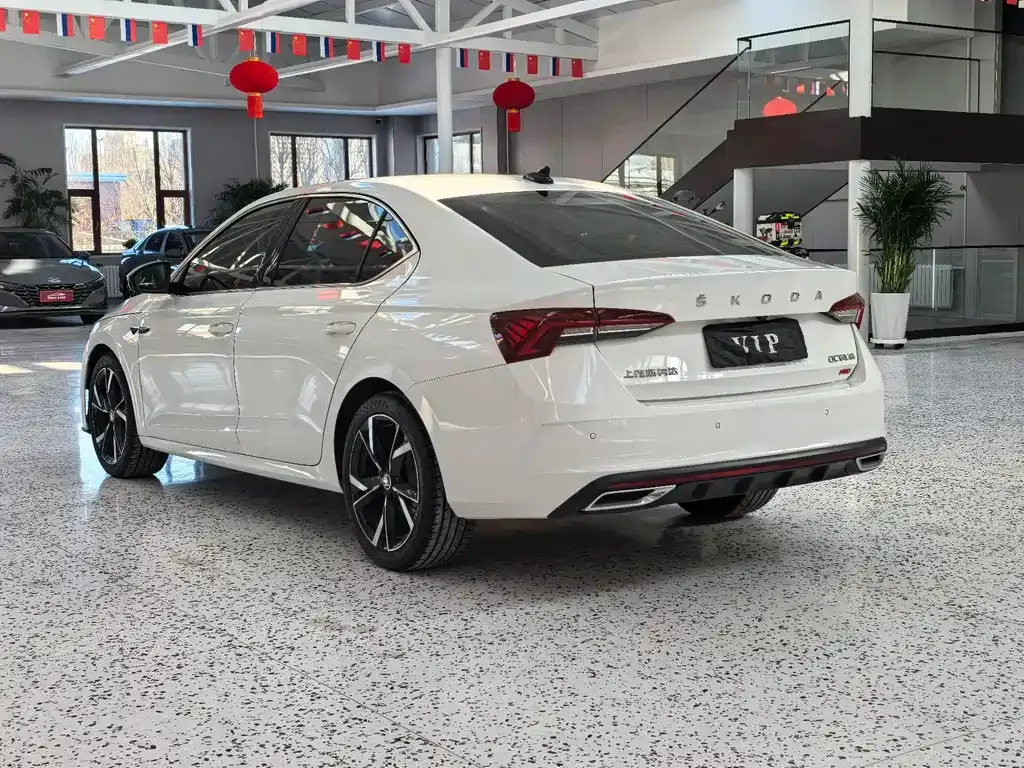 Skoda Octavia — фото 7