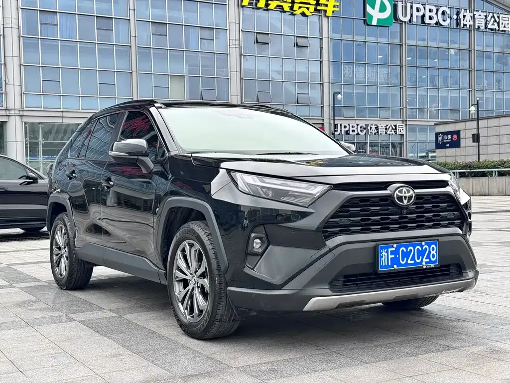 Toyota RAV4 — фото 10
