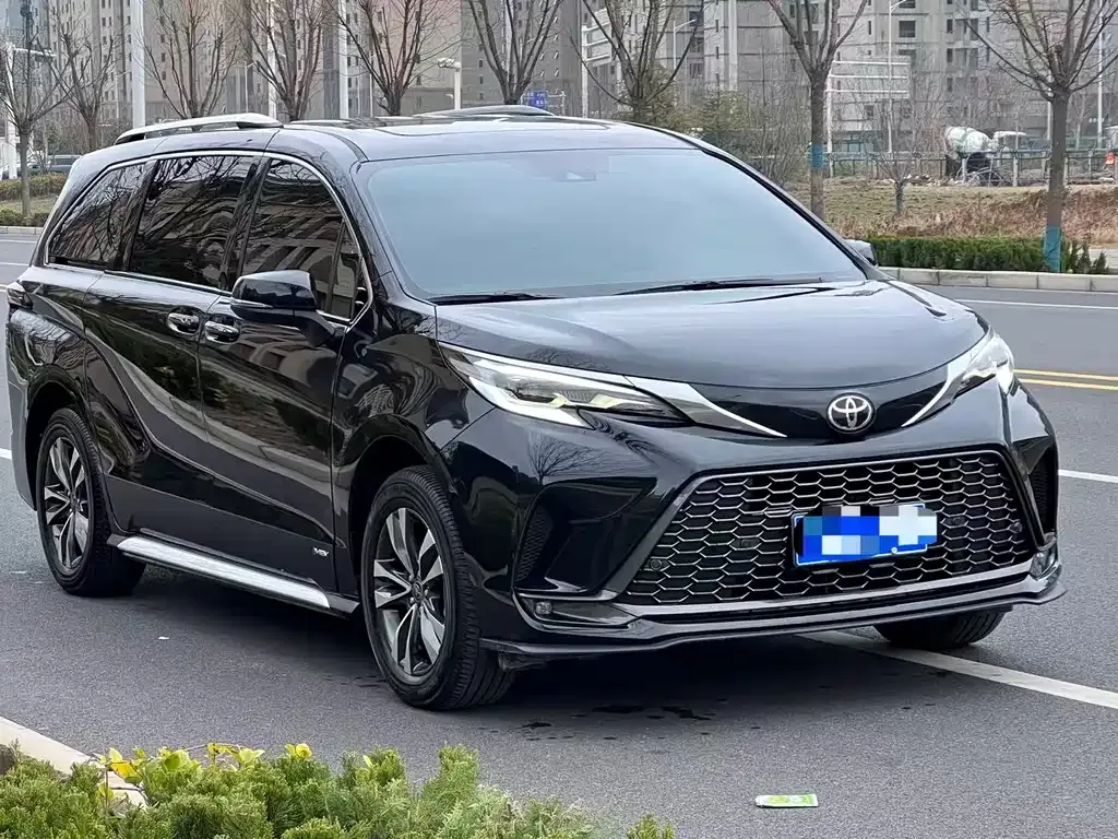Toyota Granvia — фото 9