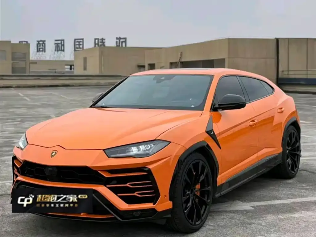 Lamborghini Urus — фото 1