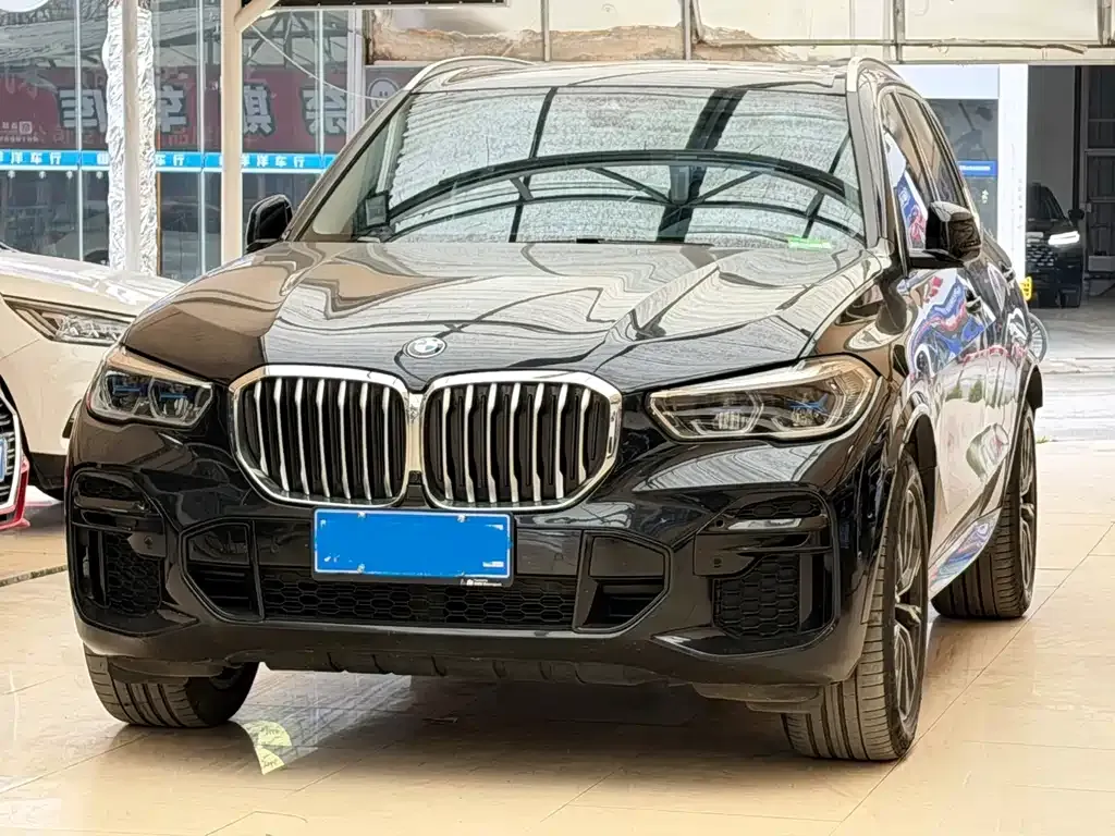 BMW X5 (Import) — фото 1