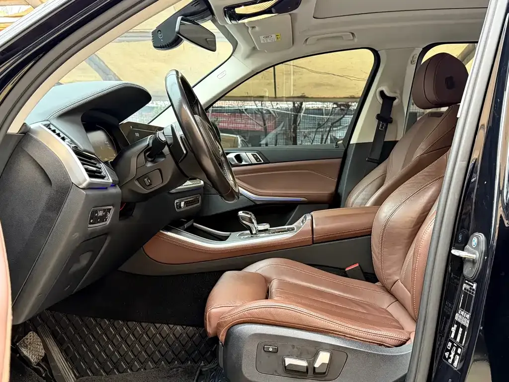 BMW X5 (Import) — фото 7
