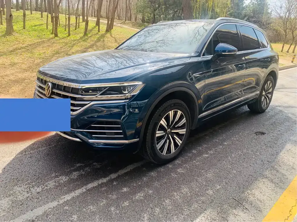 Volkswagen Touareg New Energy — фото 1
