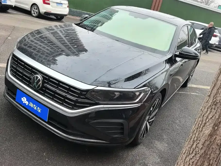 Volkswagen Passat — фото 1
