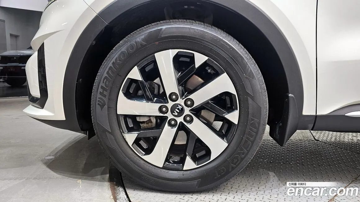 Kia Sorento — фото 10